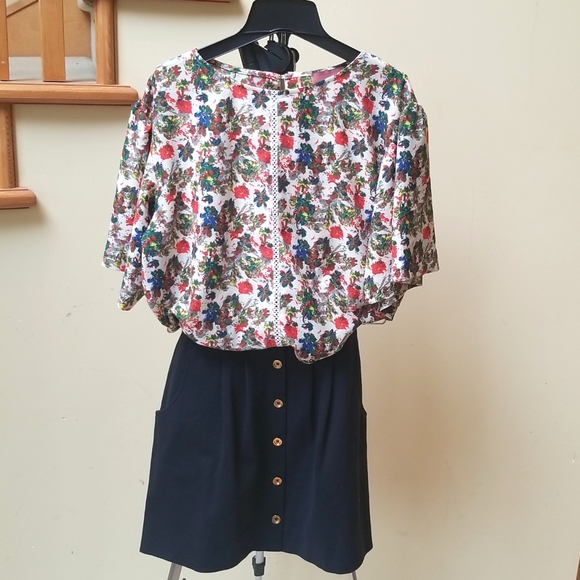 2/$12 Spring Floral 3/4 Sleeve Crop Top Size S - Picture 9 of 9